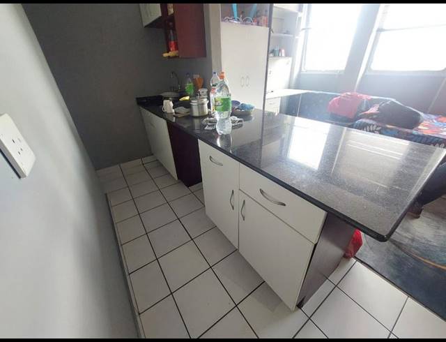 1 BEDROOM APARTMENT FOR SALE IN BRAAMFONTEIN